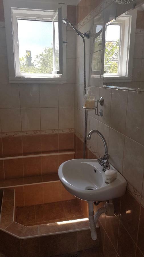 Család-Barát Apartman Balatonlelle Exterior foto