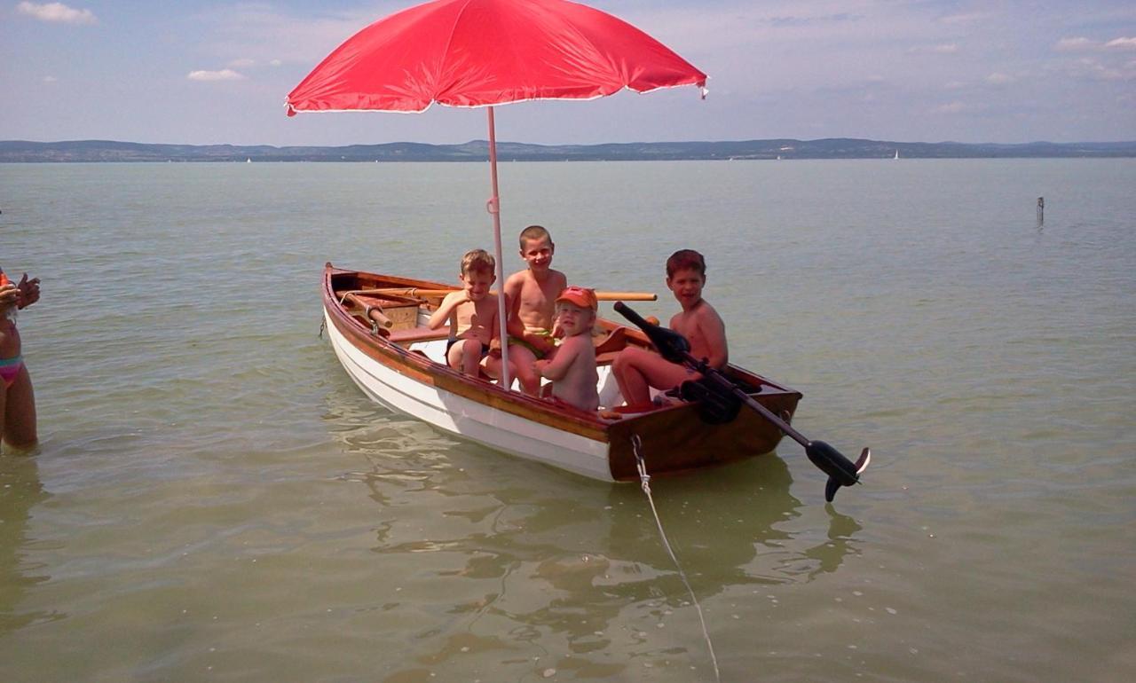 Család-Barát Apartman Balatonlelle Exterior foto